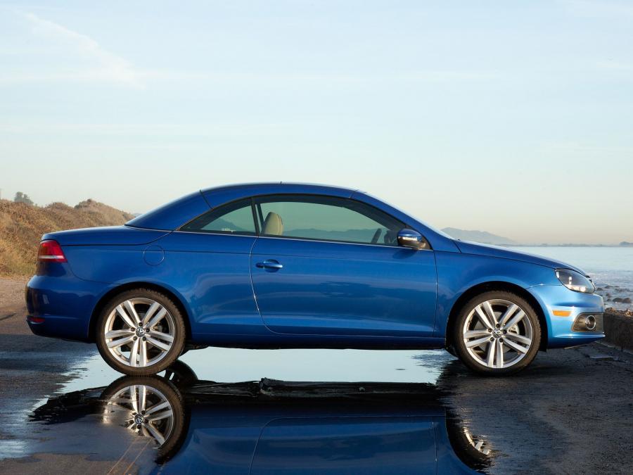  Volkswagen Eos 2.0 TSI 2010 года  (US) (фото 2 из 10)